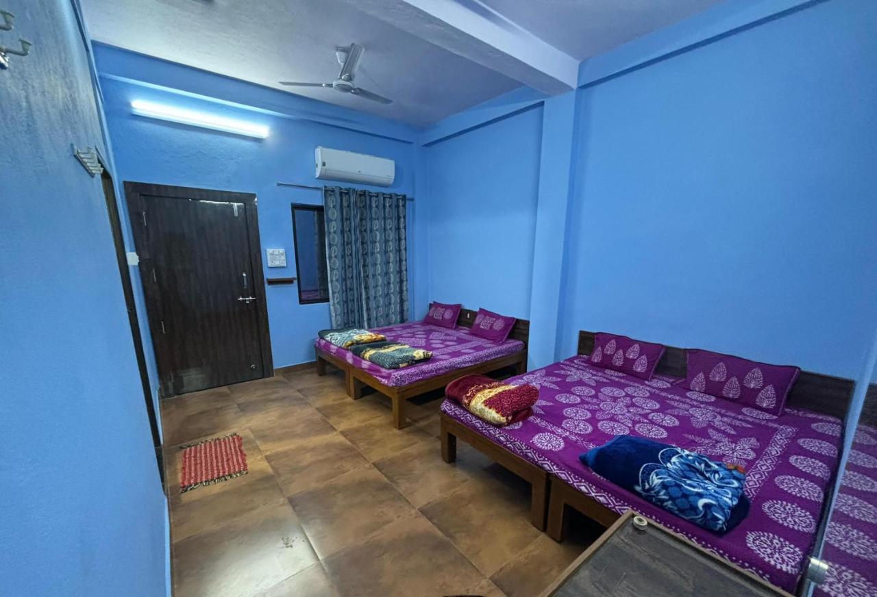 Hotel Shri Kunj Uddzsaín Kültér fotó